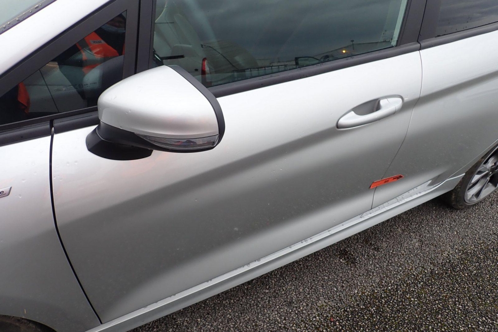 Ford Fiesta 2020 фото 12