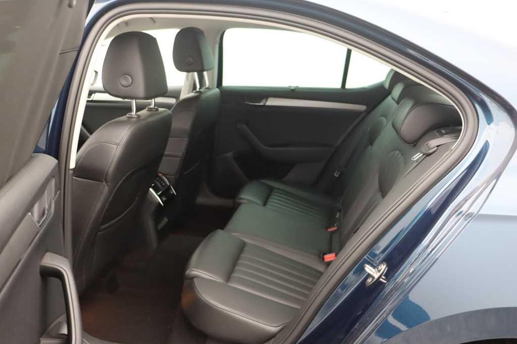 Skoda Superb 2016 фото 6