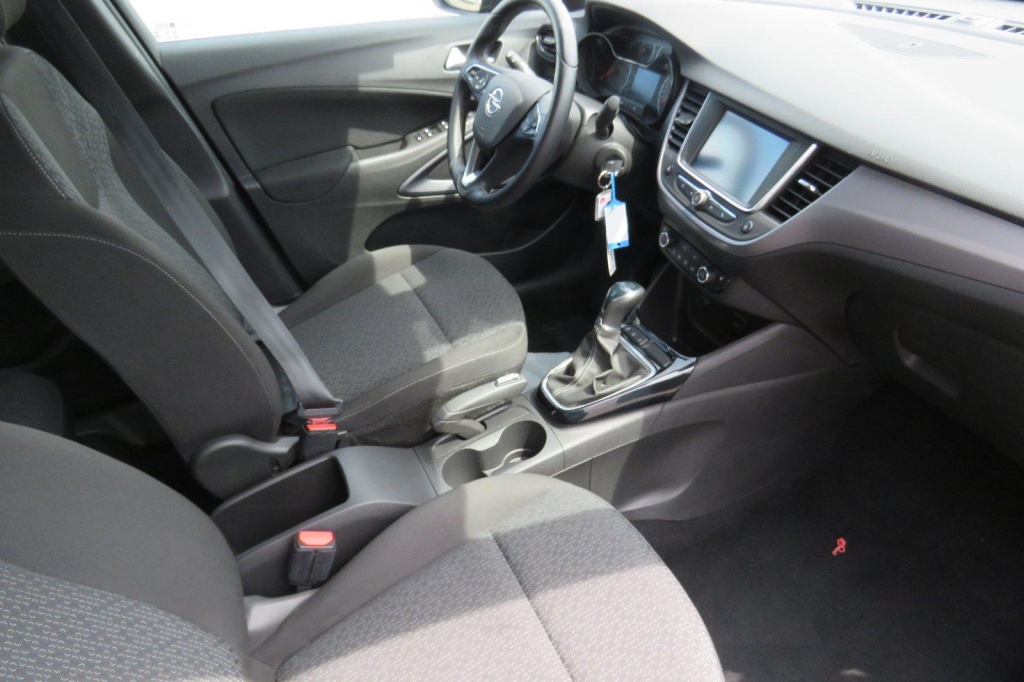 Opel Crossland X 2019 фото 1