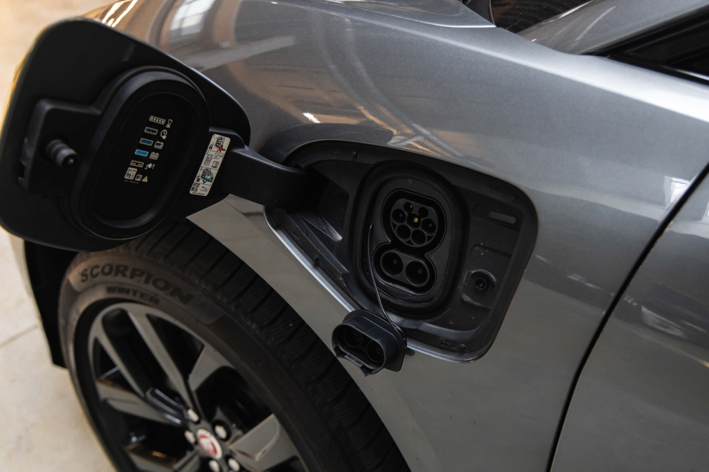 Jaguar I-Pace 2019 фото 14