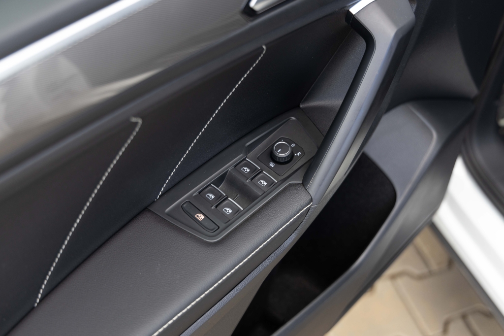 Volkswagen Tiguan SE R-Line 2022 фото 16