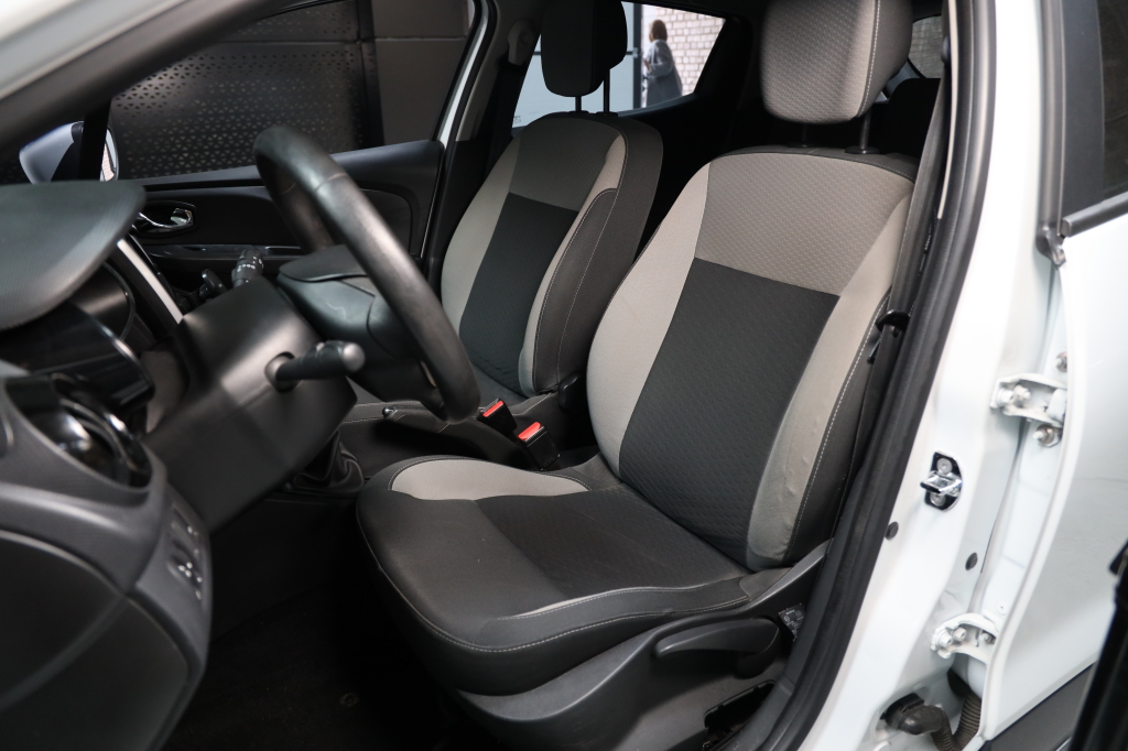 Renault Clio 2015 фото 21