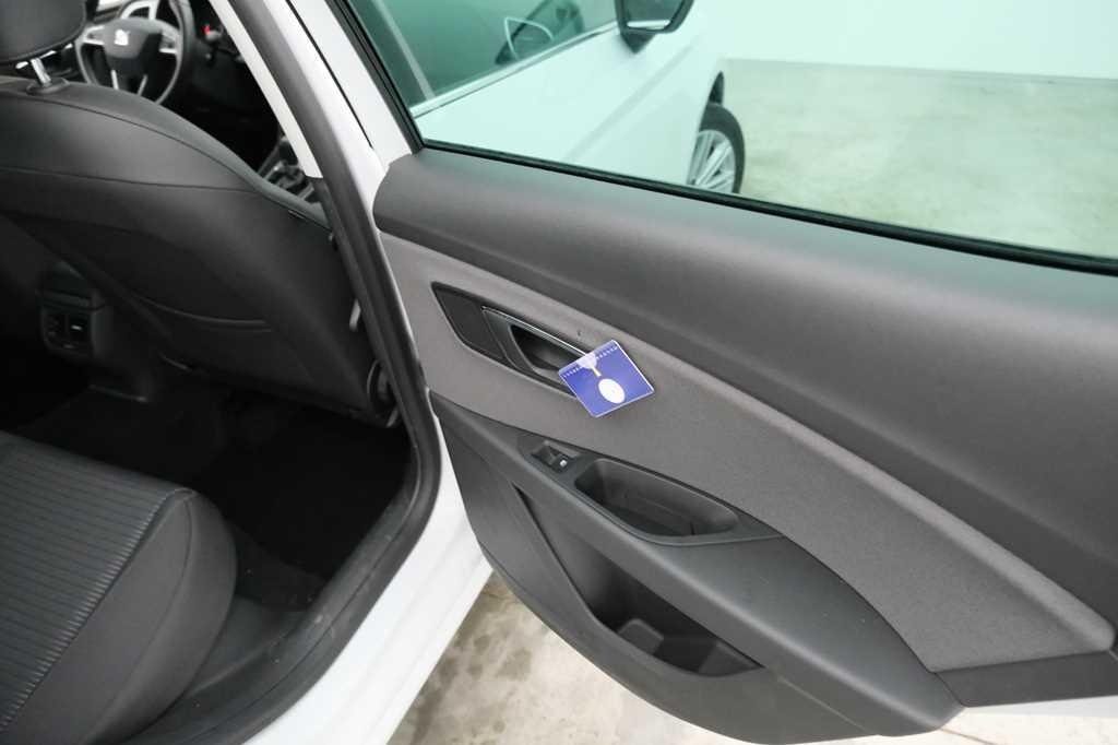 SEAT Leon 2017 photo 24