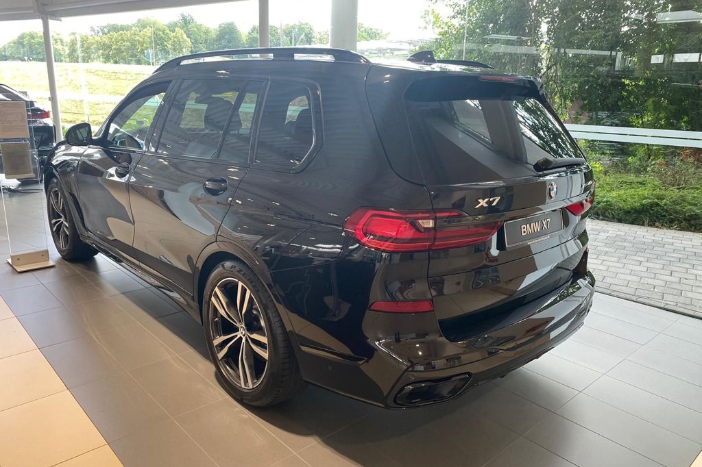 BMW X7 M  2021 photo 1