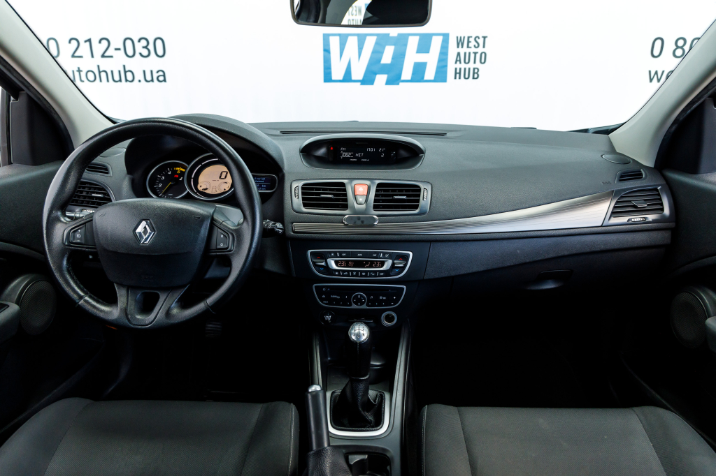 Renault Megane 2010 фото 13