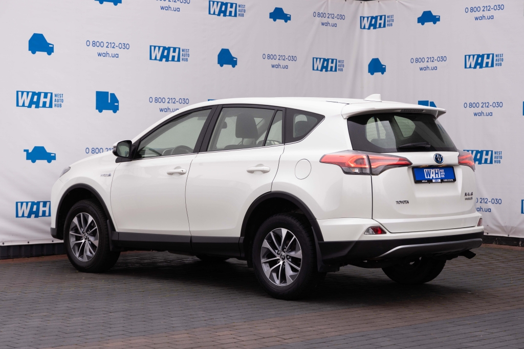 Toyota RAV4 Hybrid 2017 фото 10