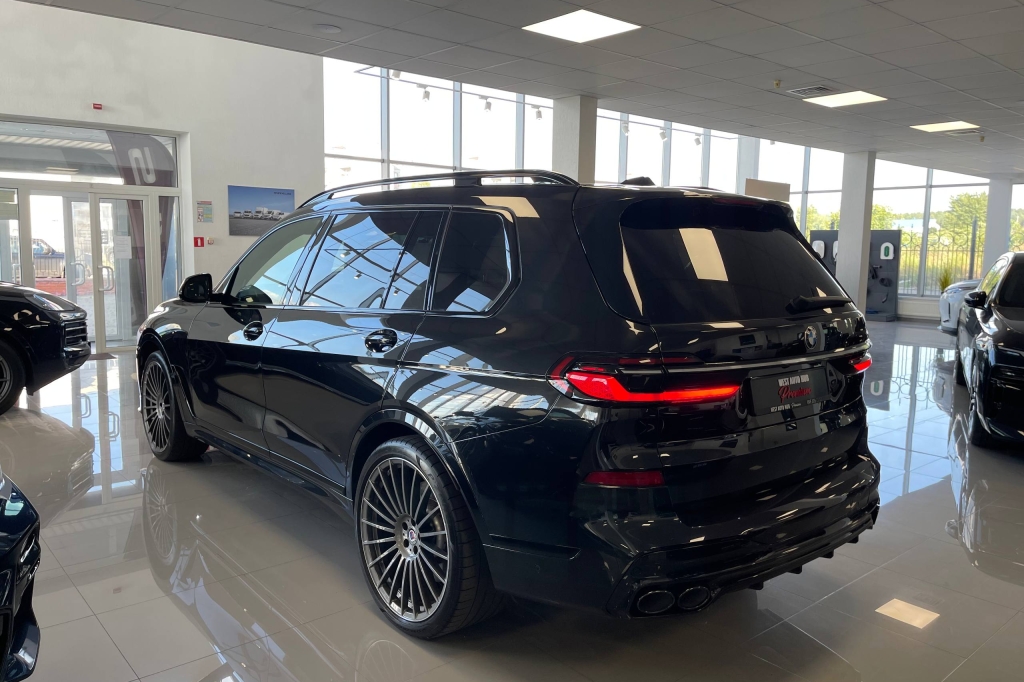BMW-Alpina XB7 2022 фото 4