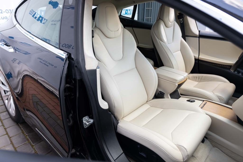 Tesla Model S 75D 2018 фото 29