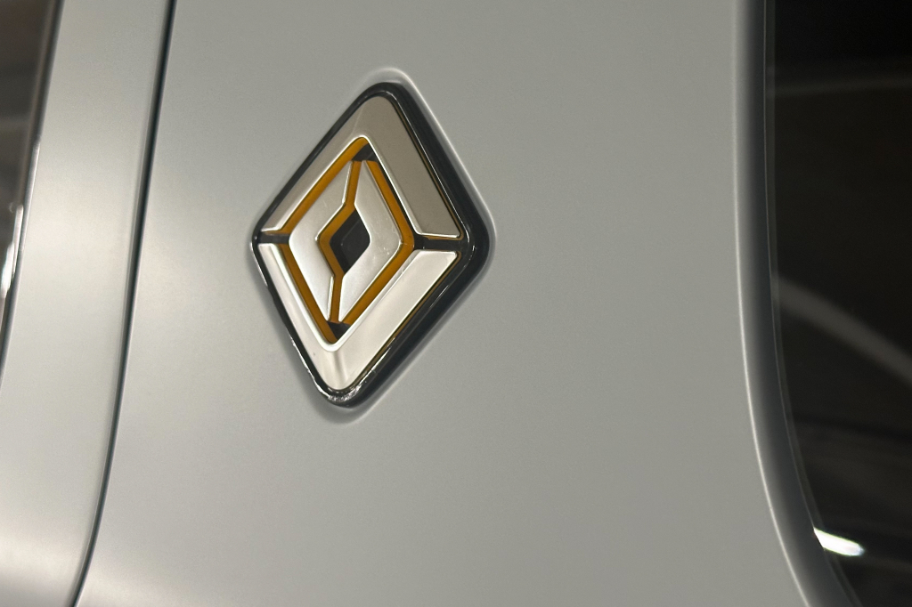 Rivian R1S 2023 photo 4