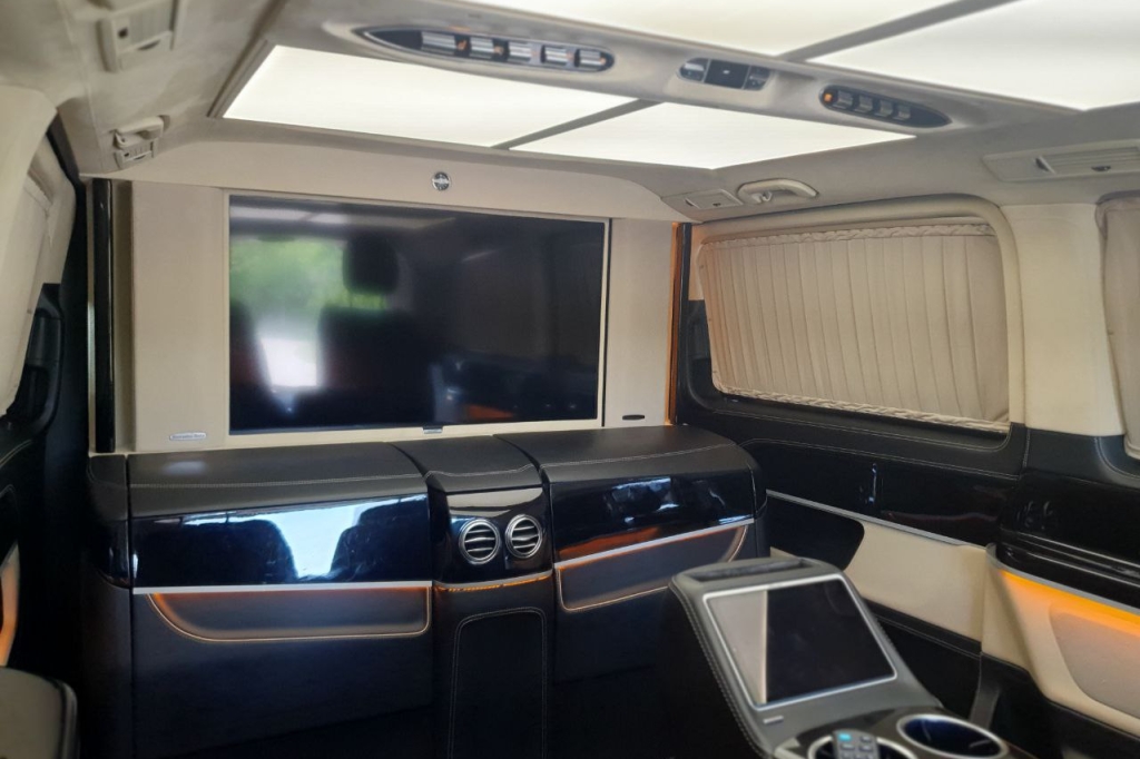 Mercedes-Benz V-Class 2019 фото 19