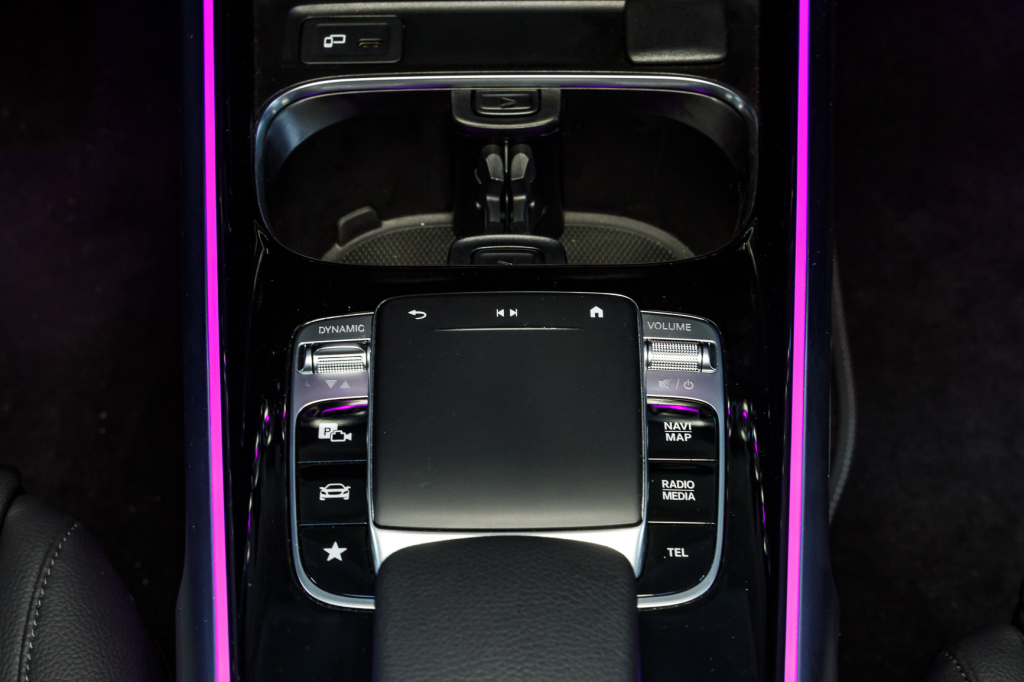 Mercedes-Benz GLB-Class 250 2020 photo 20