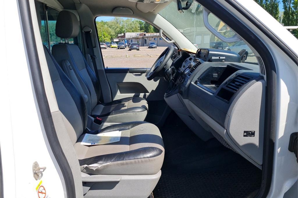 Volkswagen T5 (Transporter) пасс. 2015 photo 3