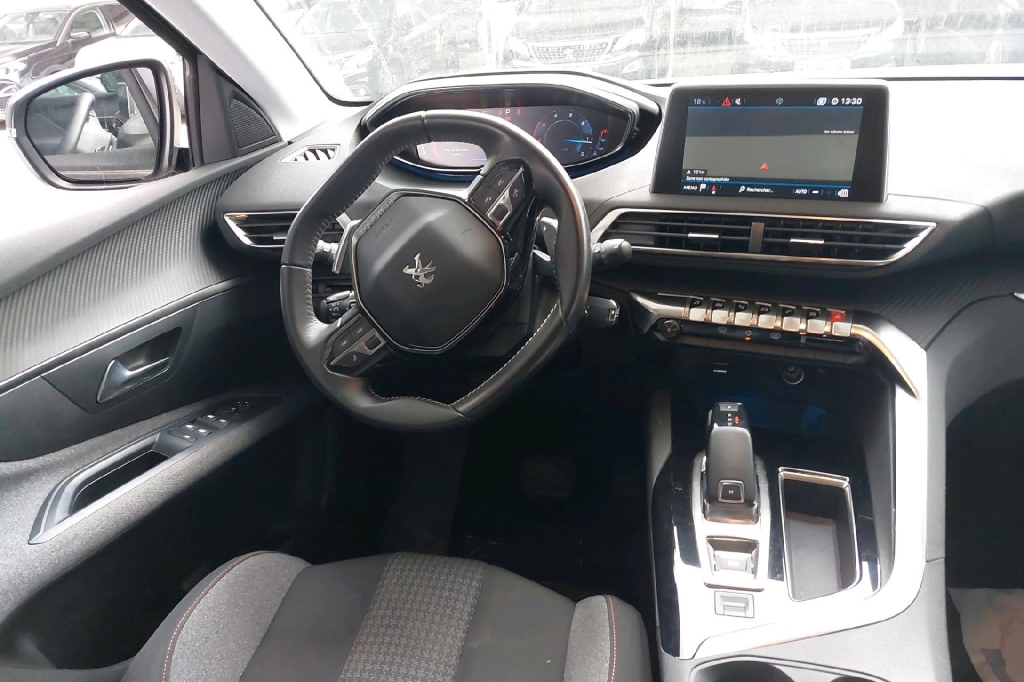 Peugeot 3008 2020 фото 2