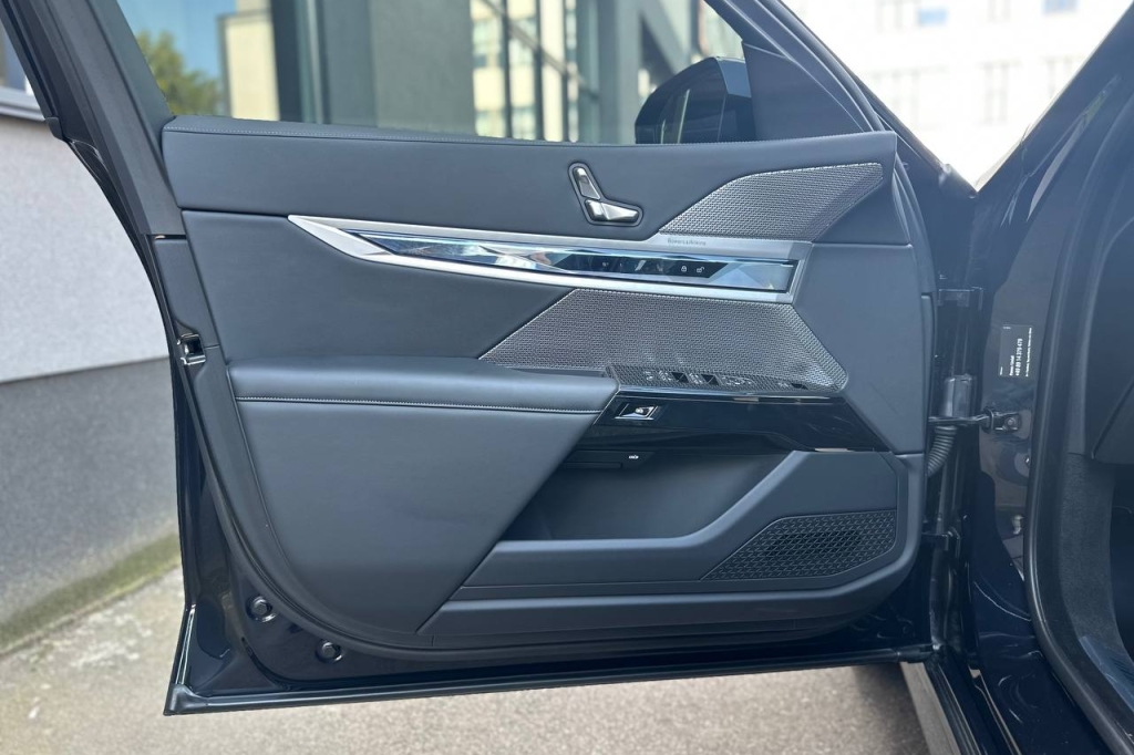 BMW 7 Series 740d MHEV Steptronic xDrive 2022 фото 10