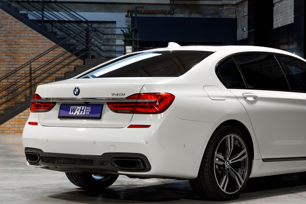 BMW 740 2016 фото 15