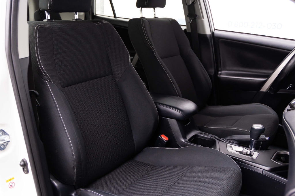 Toyota RAV4 Hybrid 2017 фото 28