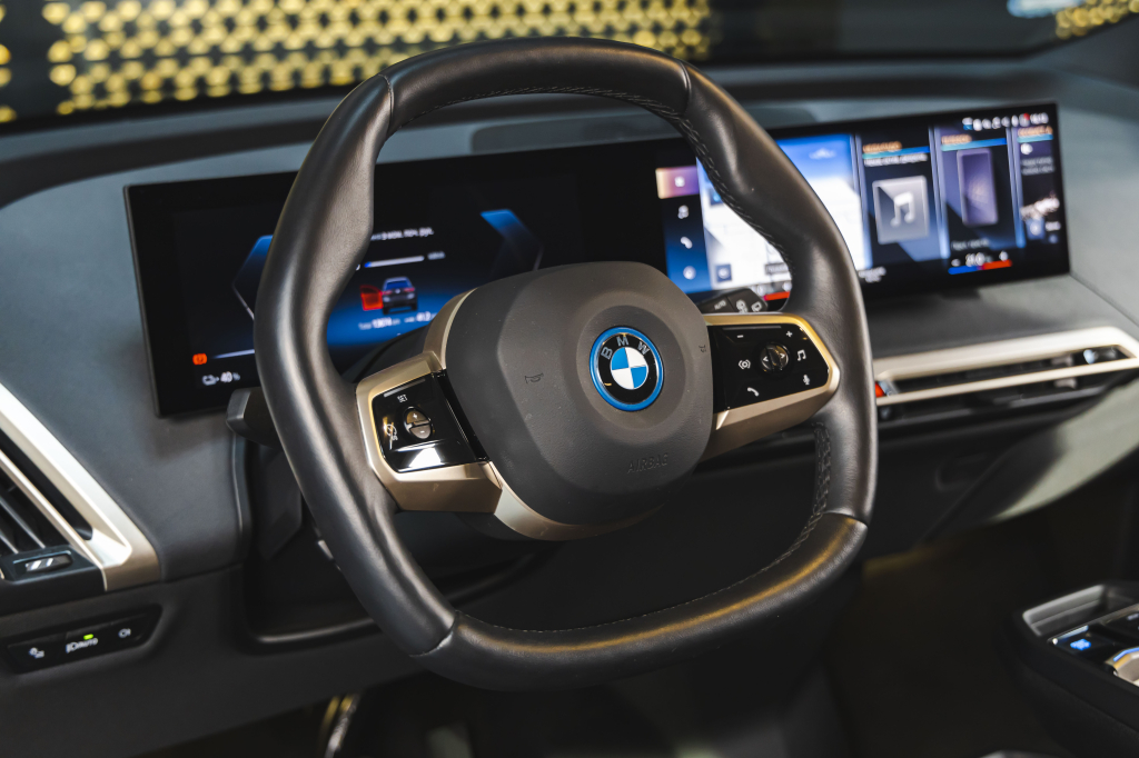 BMW iX xDrive40 2022 фото 18
