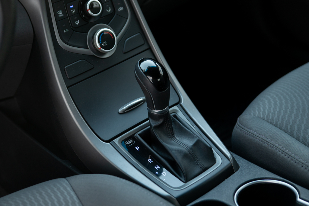 Hyundai Elantra SE 2015 фото 28