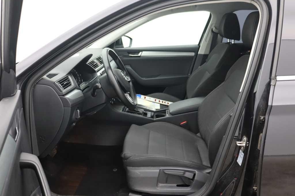 Skoda Superb Combi 2017 photo 4