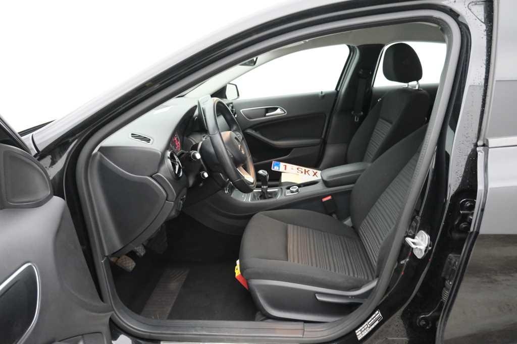 Mercedes-Benz A-Klasse 2017 photo 2