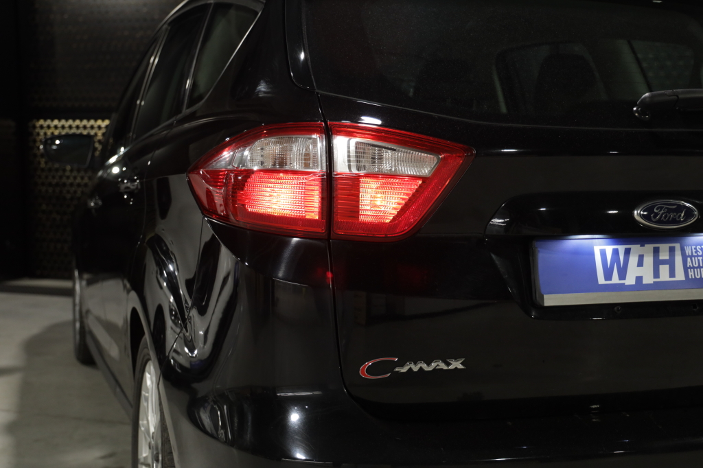 Ford C-Max 2016 фото 10