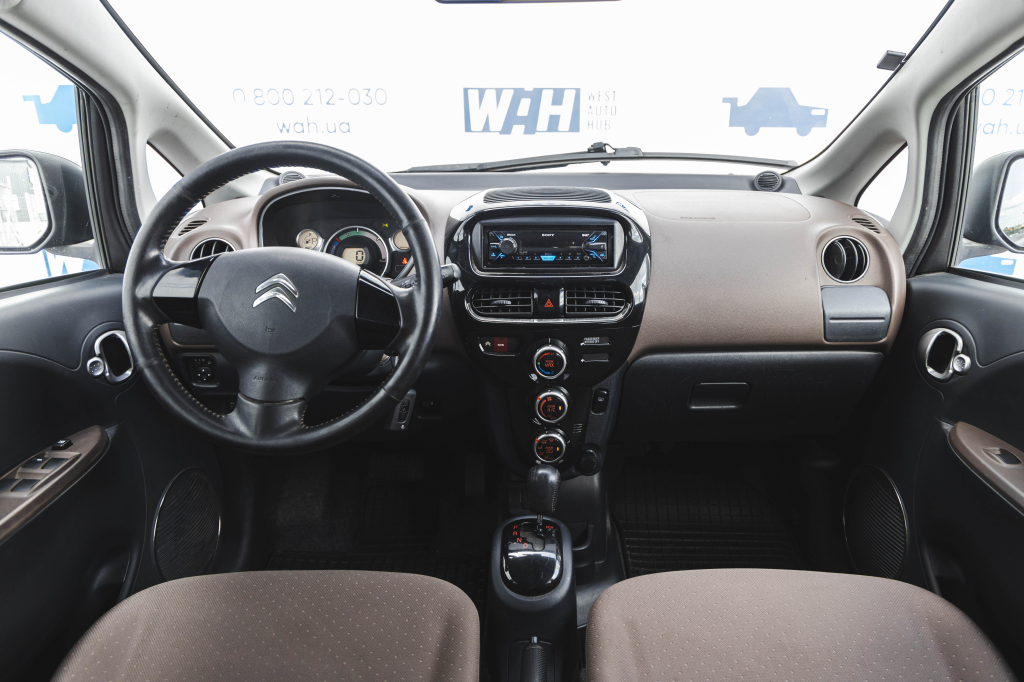 Citroen C-Zero 2011 фото 24