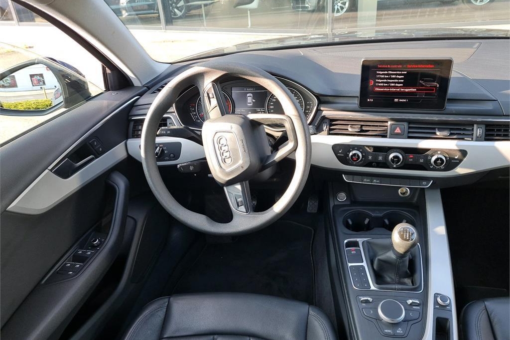 Audi A4 Avant 2016 фото 6