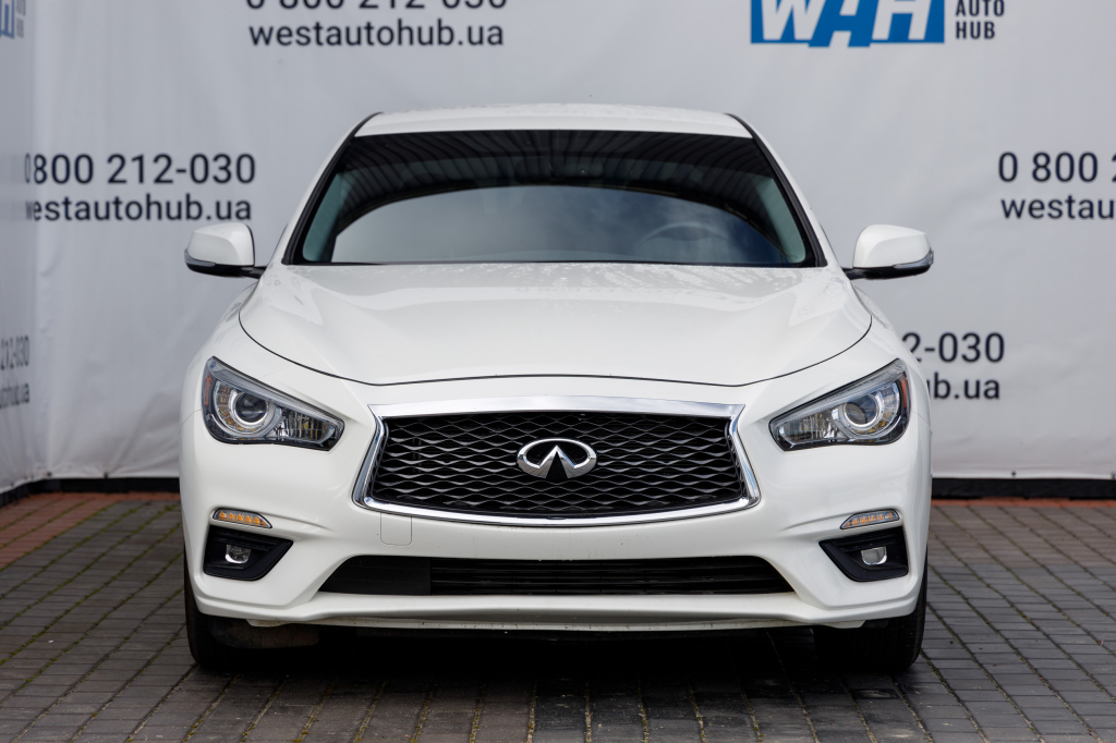 Infiniti Q50 photo 1