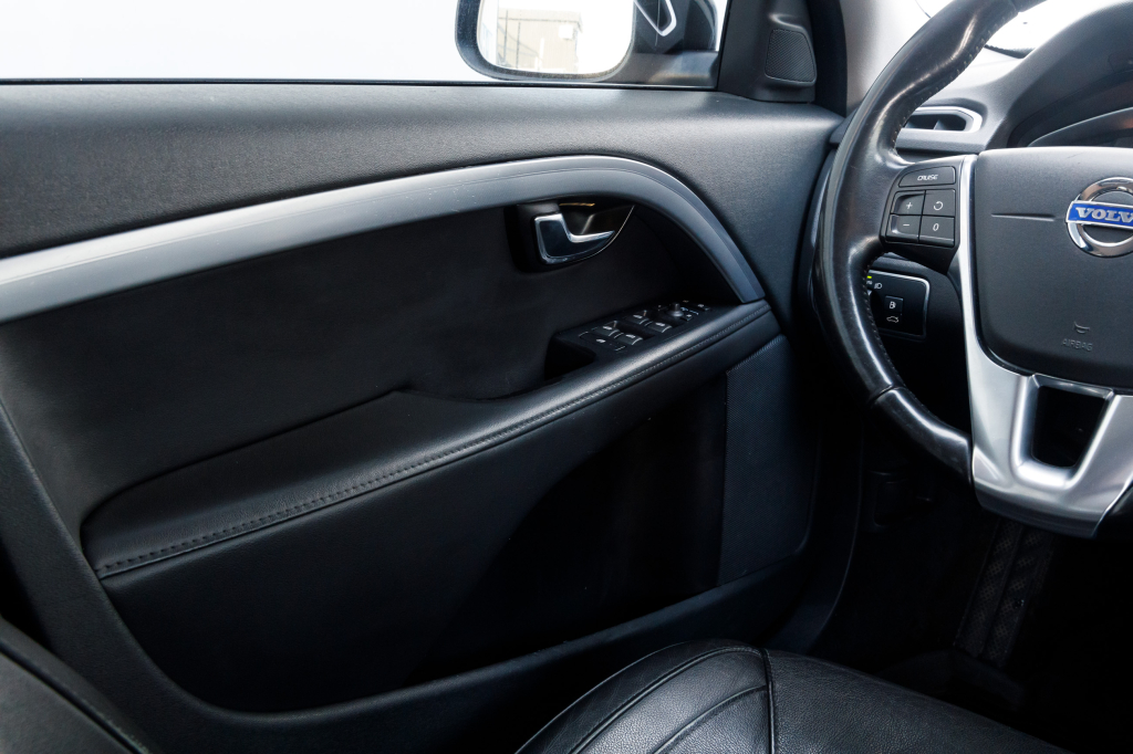 Volvo V70 D4 AWD фото 14