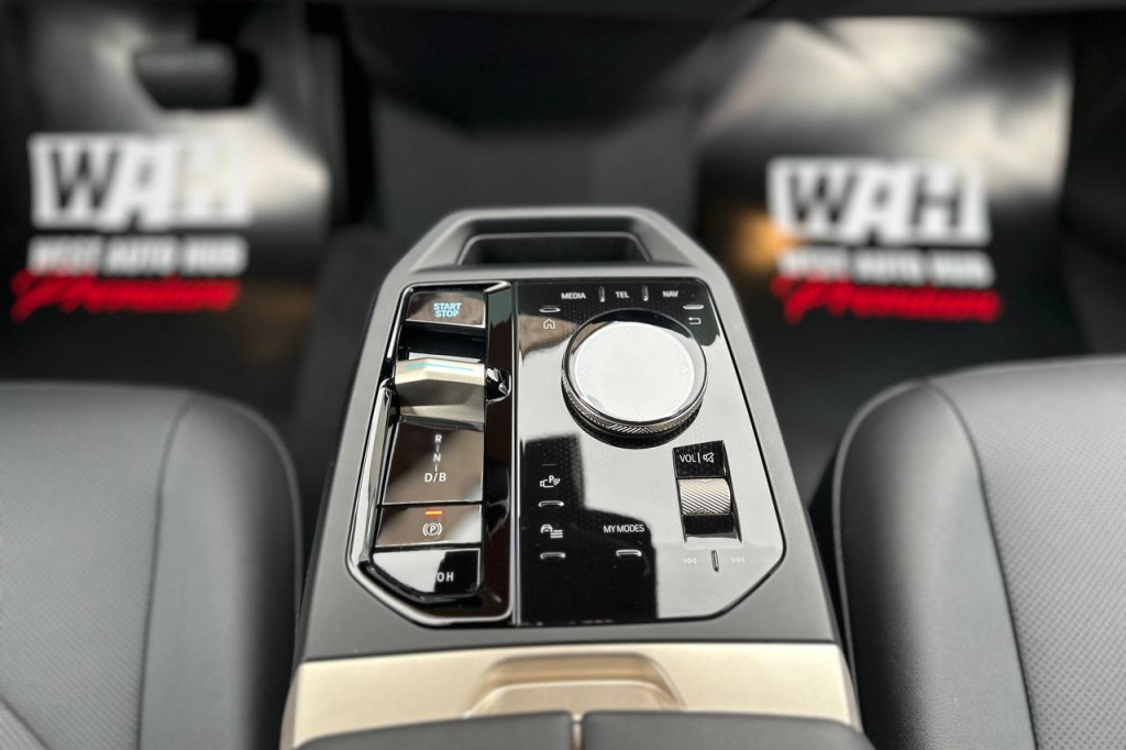 BMW iX xDrive40 2023 photo 19
