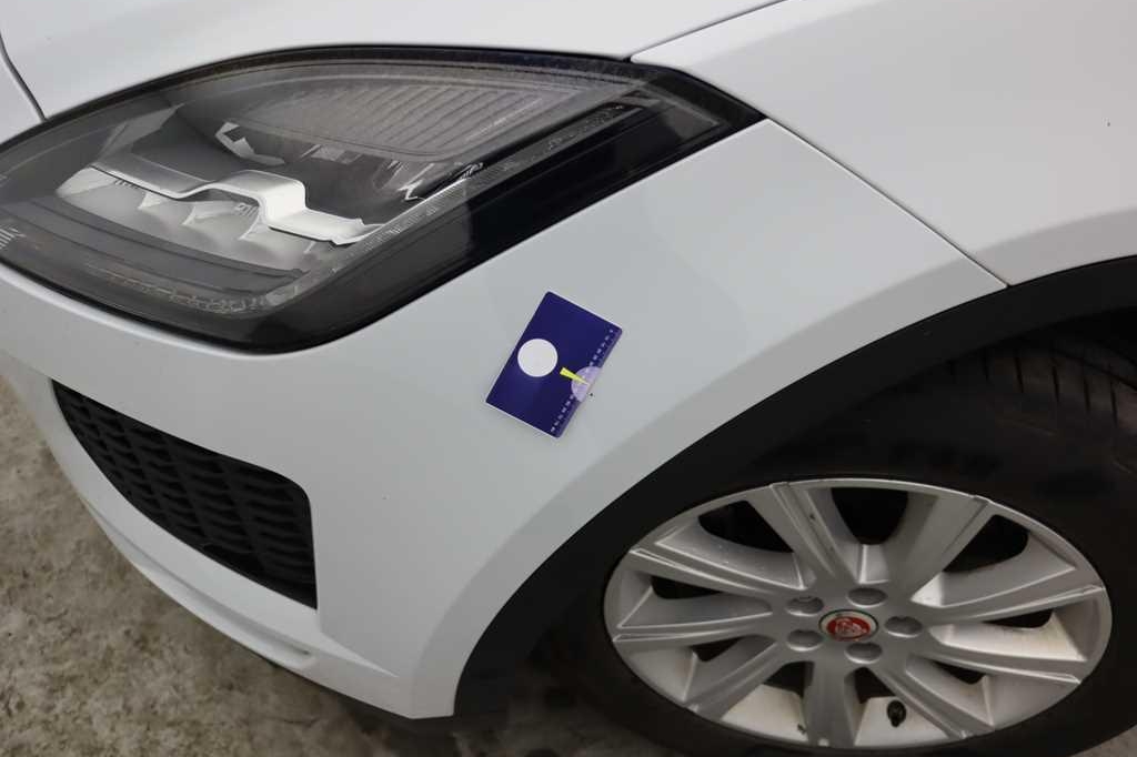 Jaguar E-Pace 2018 фото 10