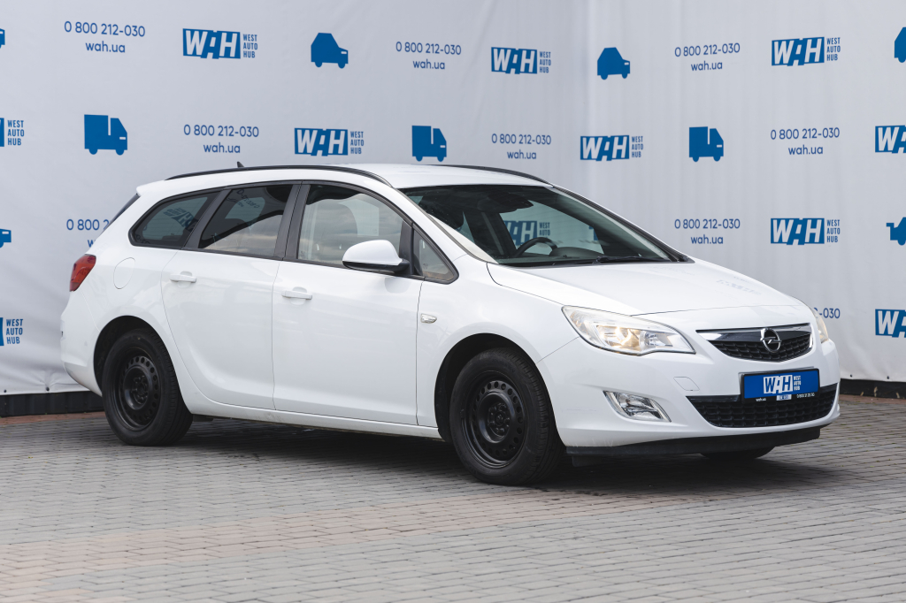Opel Astra J 2011 фото 3