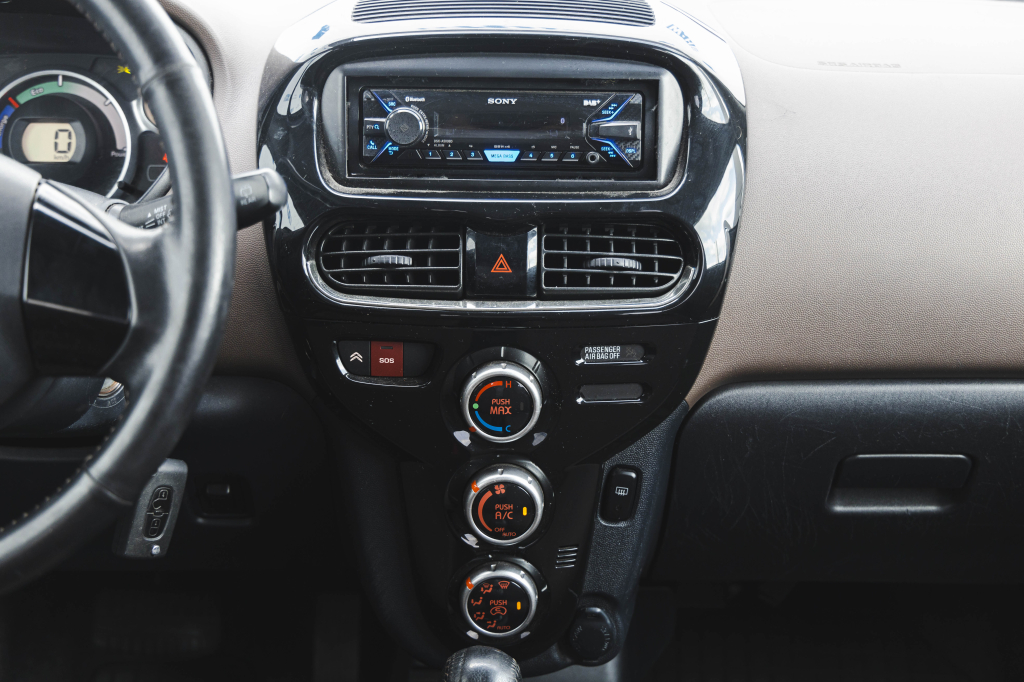 Citroen C-Zero 2011 фото 19