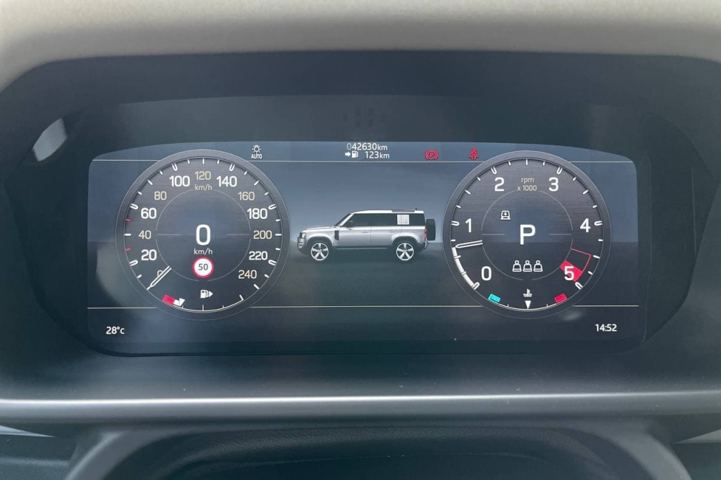 Land Rover Defender P300 XDynamic 2021 фото 15