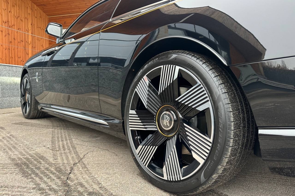 Rolls-Royce Spectre 2024 photo 14