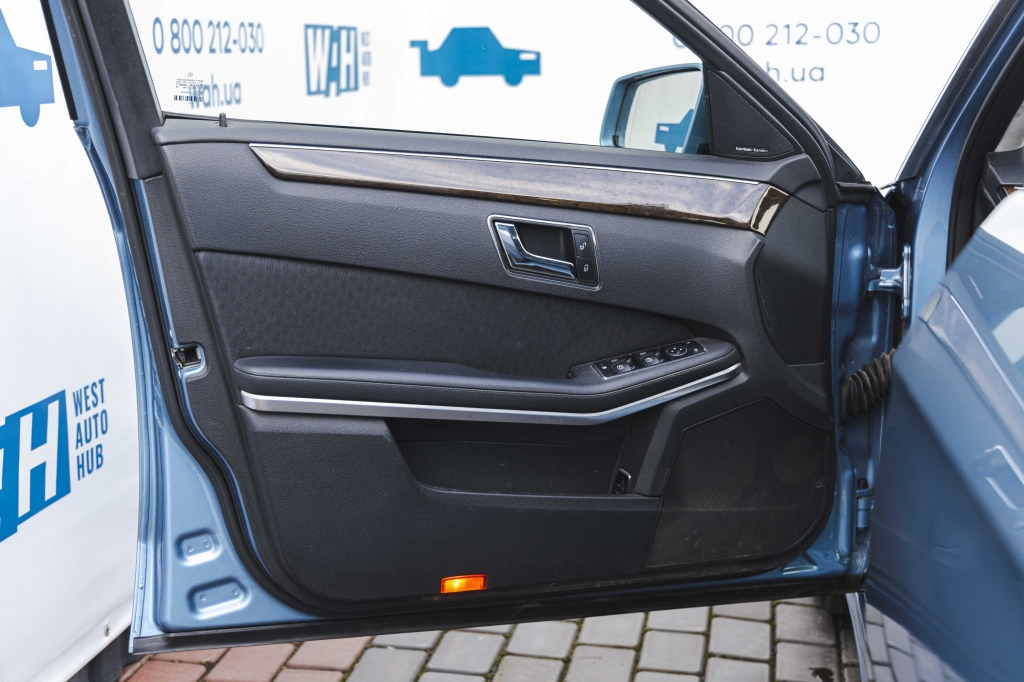 Mercedes-Benz E-Class 2010 фото 15