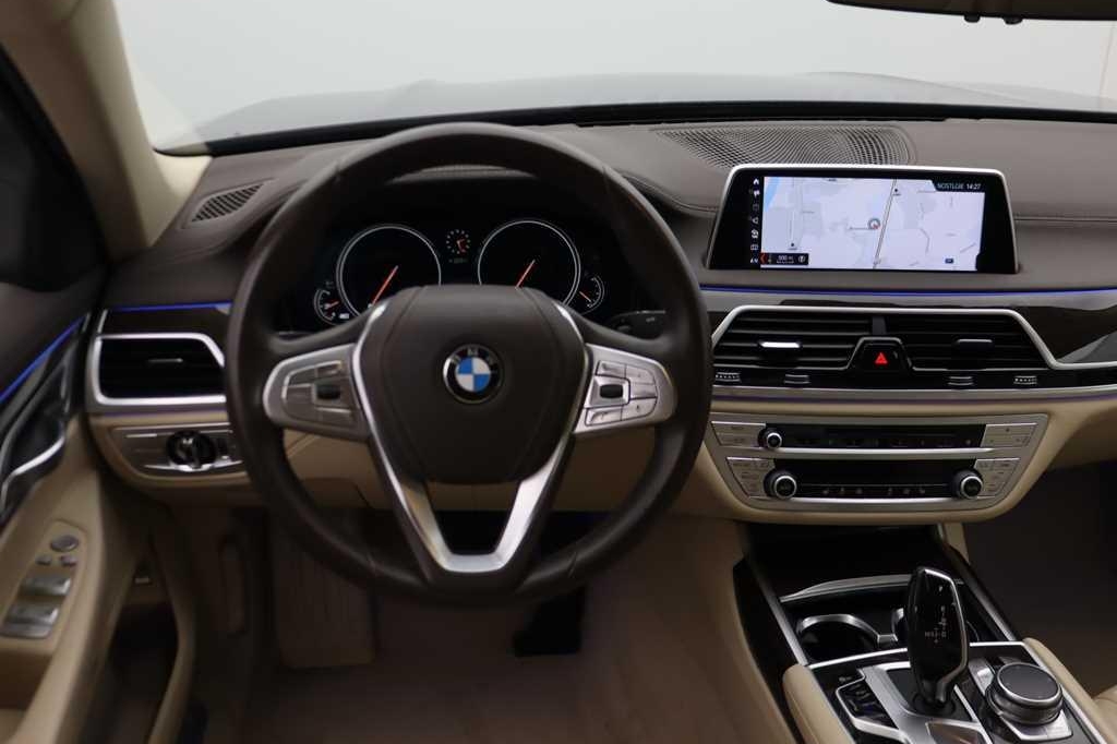 BMW 7 Series 2017 photo 4