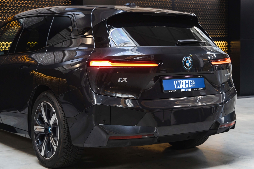 BMW iX xDrive40 2022 фото 11
