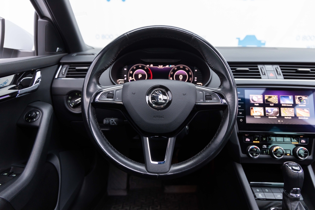 Skoda Octavia Laurin & Klement 2020 photo 29