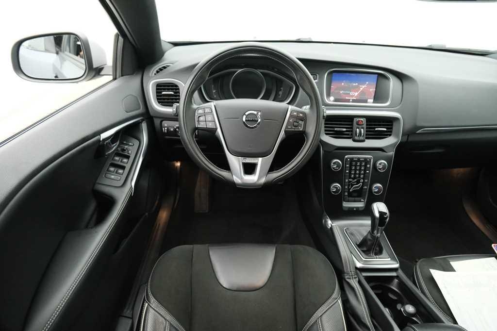 Volvo V40 2017 фото 4