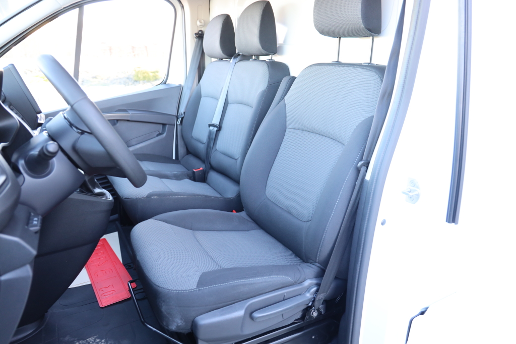 Renault Trafic 2023 фото 25