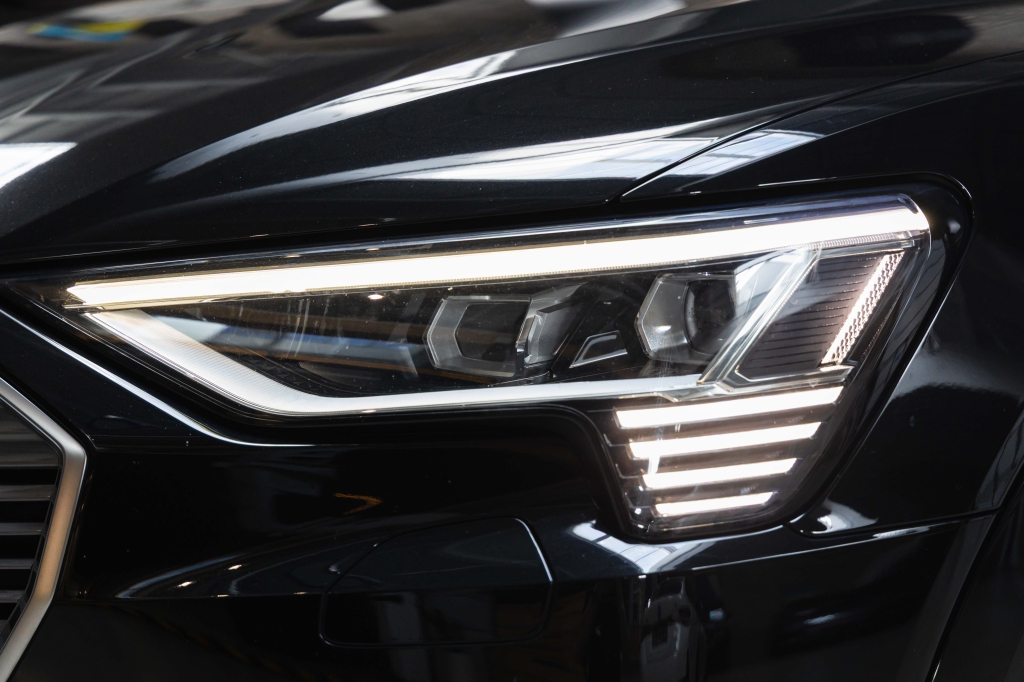 Audi e-tron 2019 photo 25