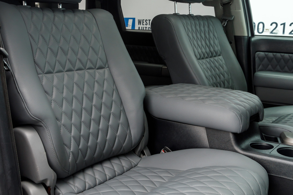 Toyota Sequoia SR5 2012 photo 15