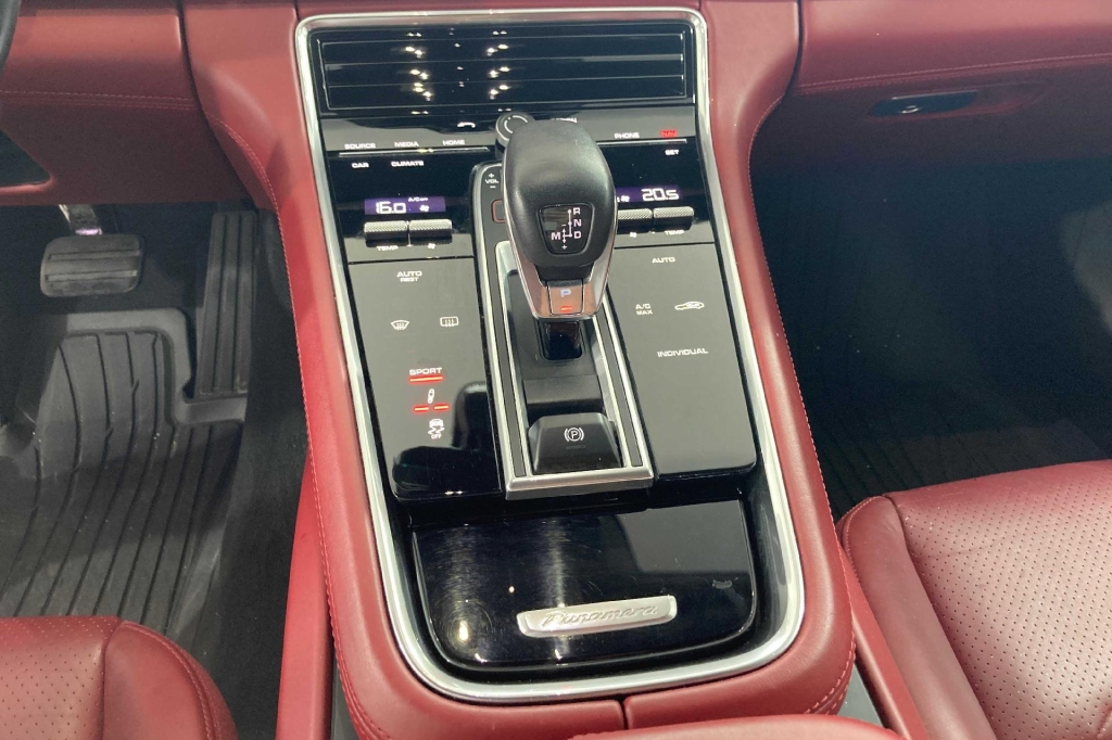 Porsche Panamera 2018 фото 1