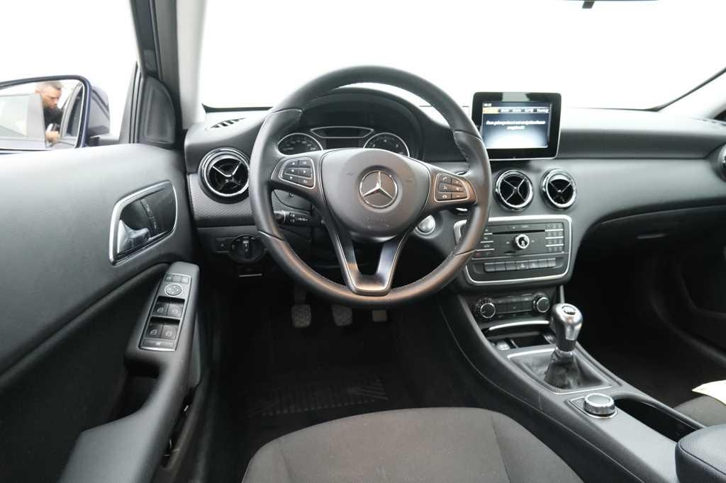 Mercedes-Benz A-Klasse 2017 фото 1