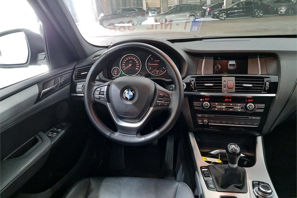 BMW X3 2016 photo 2