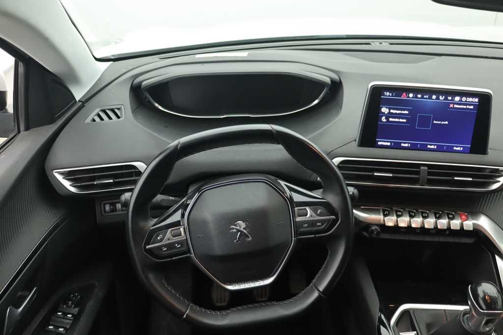 Peugeot 5008 2018 photo 2