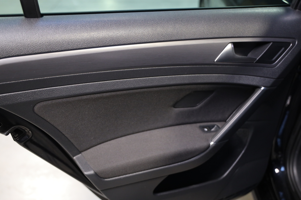 Volkswagen Golf 2017 photo 16