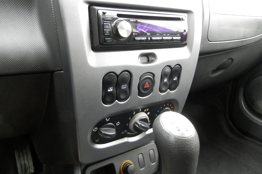 Dacia Duster 2011 фото 13