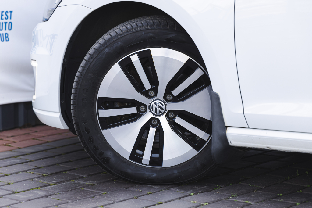 Volkswagen e-Golf 2014 фото 9